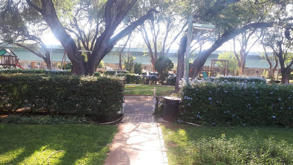 Gum Tree Lodge Backpackers Hostel in South Africa