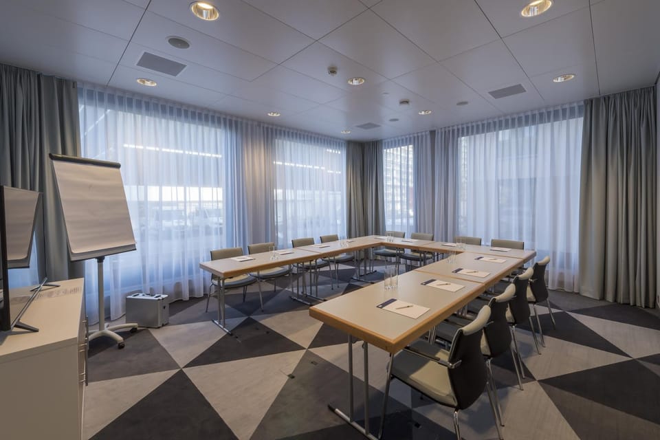 Meeting/conference room