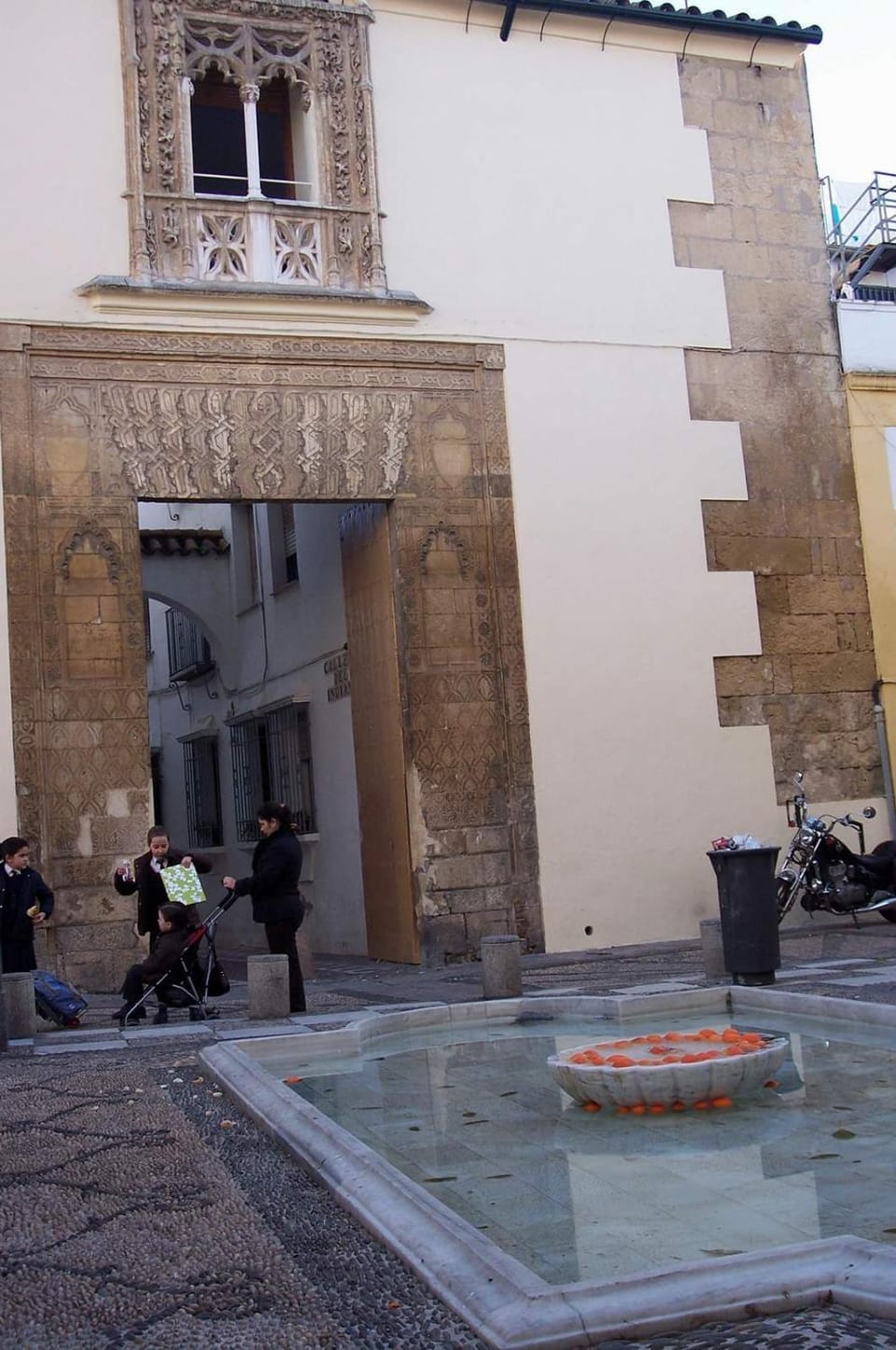 Facade/entrance