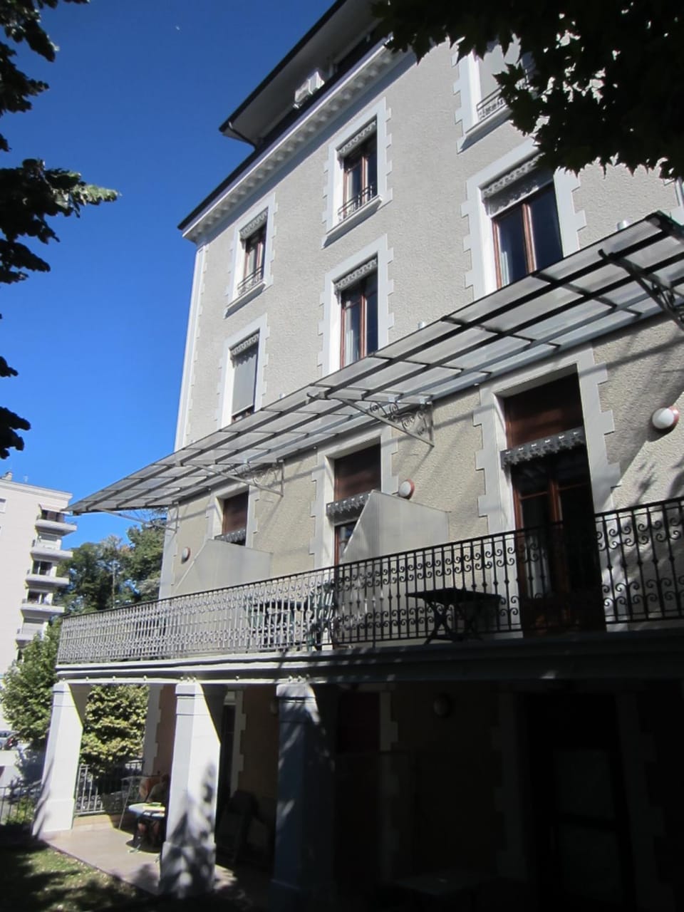 Facade/entrance