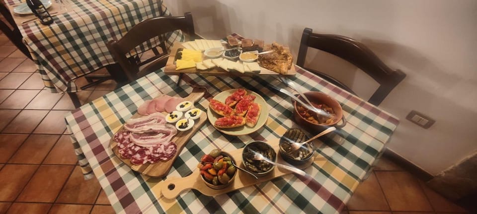 Restaurant/places to eat, Food and drinks