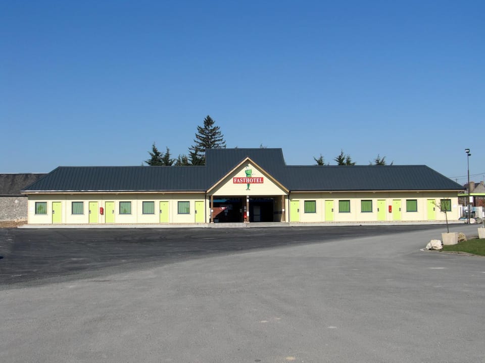Facade/entrance