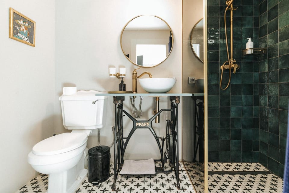 Shower, Toilet, Bathroom