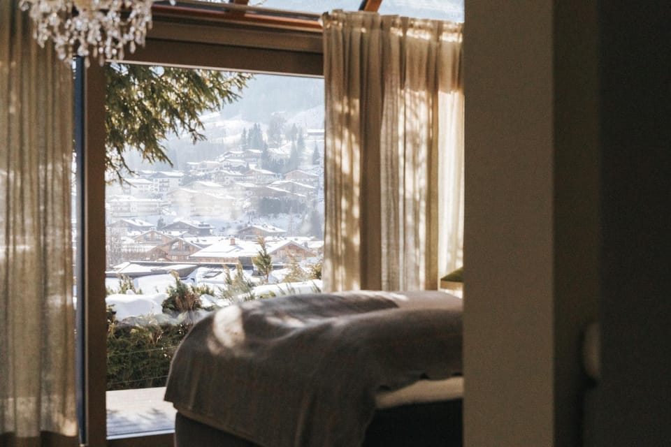 Bed, Natural landscape, View (from property/room), Balcony/Terrace, Photo of the whole room, Bedroom, Mountain view