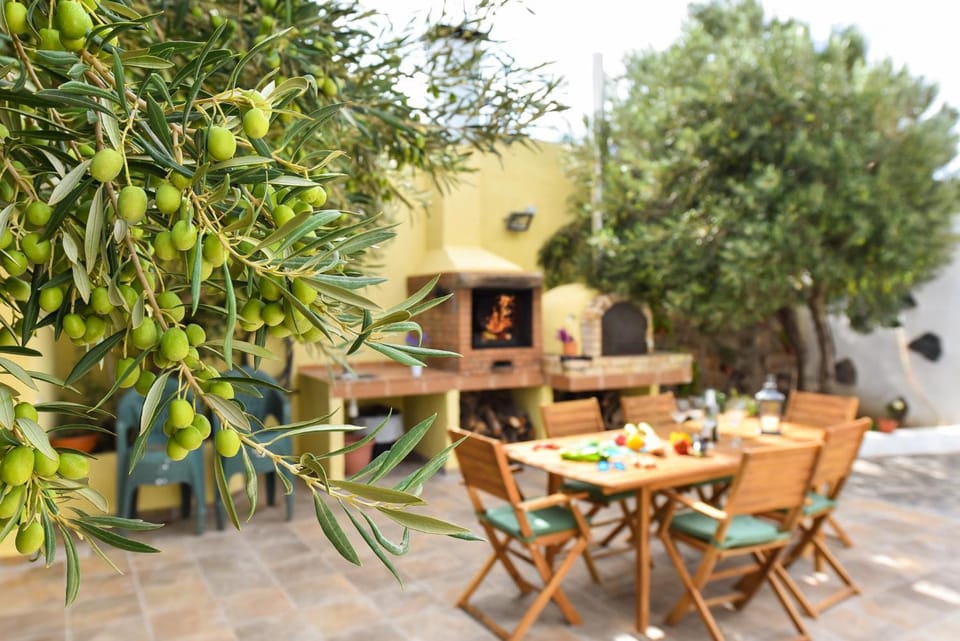 BBQ facilities, Balcony/Terrace, Dining area