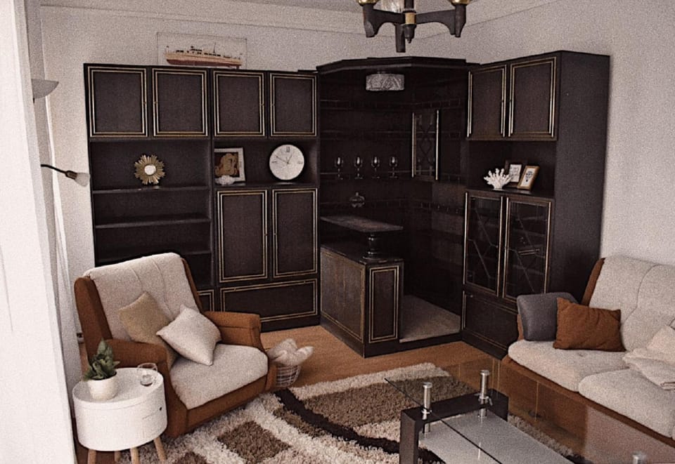 Bed, Living room