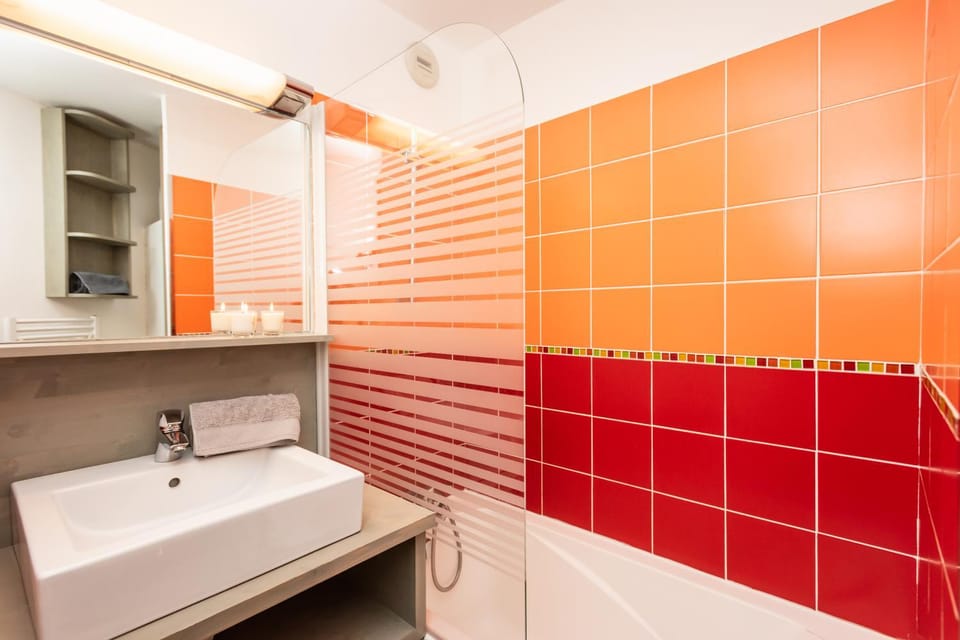 Bathroom, Bath