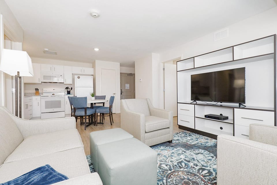 Kitchen or kitchenette, Living room, Dining area