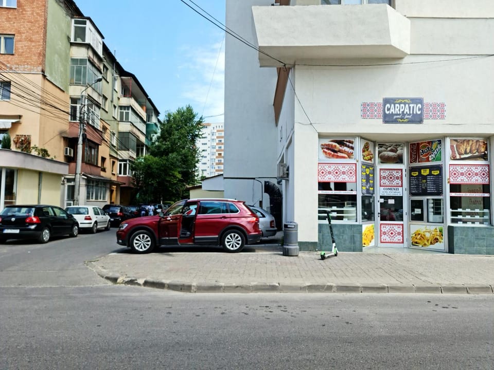 Property building, Facade/entrance, Neighbourhood