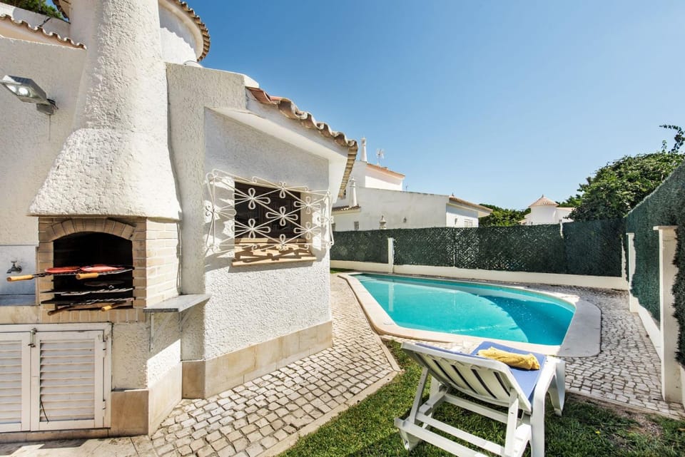 Patio, BBQ facilities