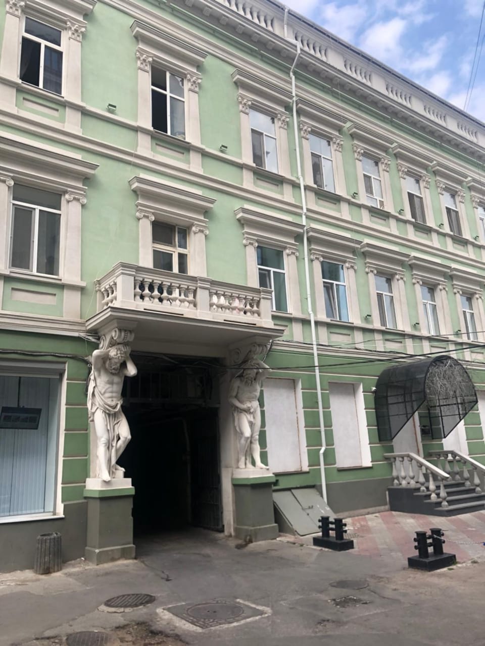 Property building, Facade/entrance