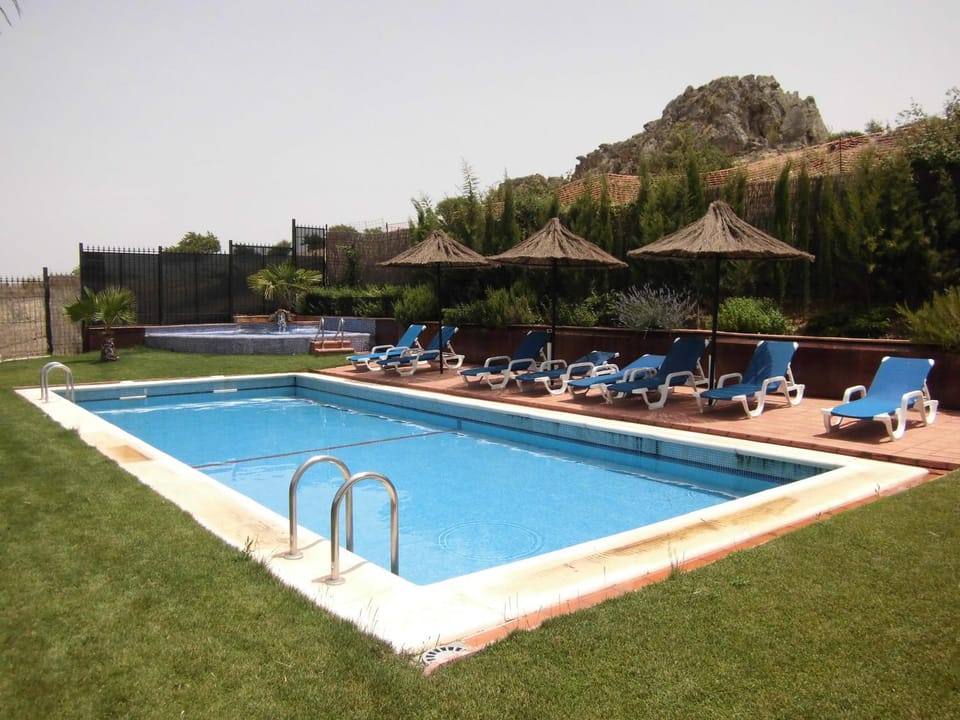 Swimming pool, Swimming pool