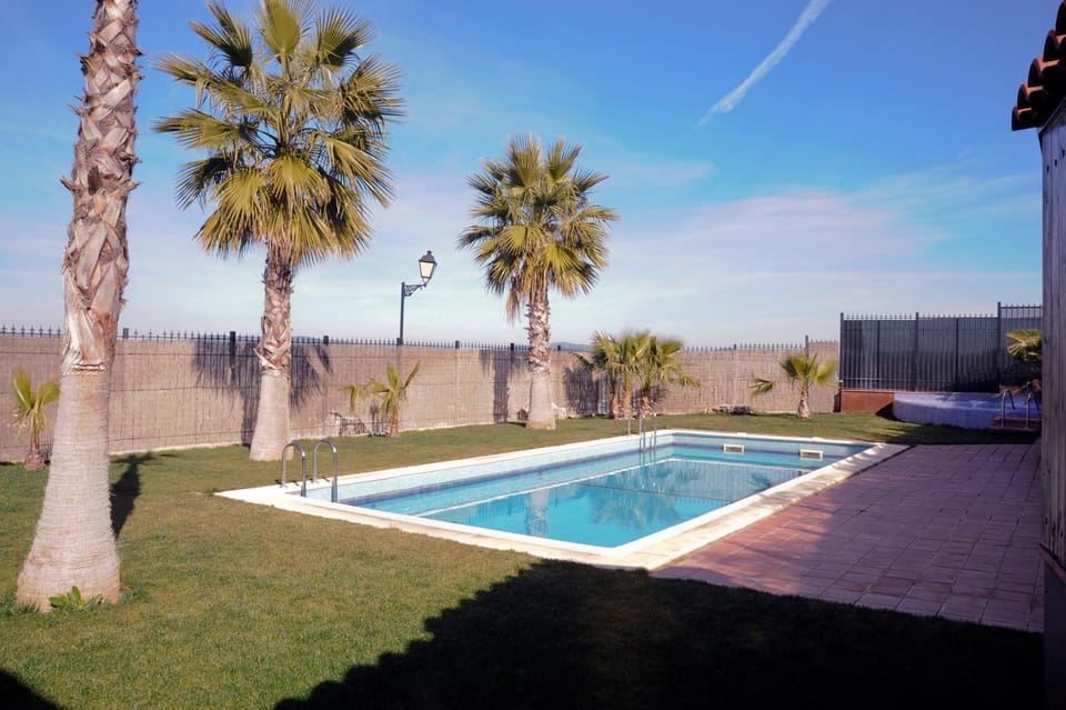 Swimming pool, Swimming pool