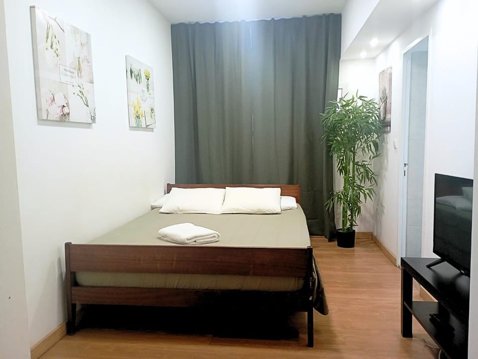 Flowers in Pop House Apartment in Lisbon