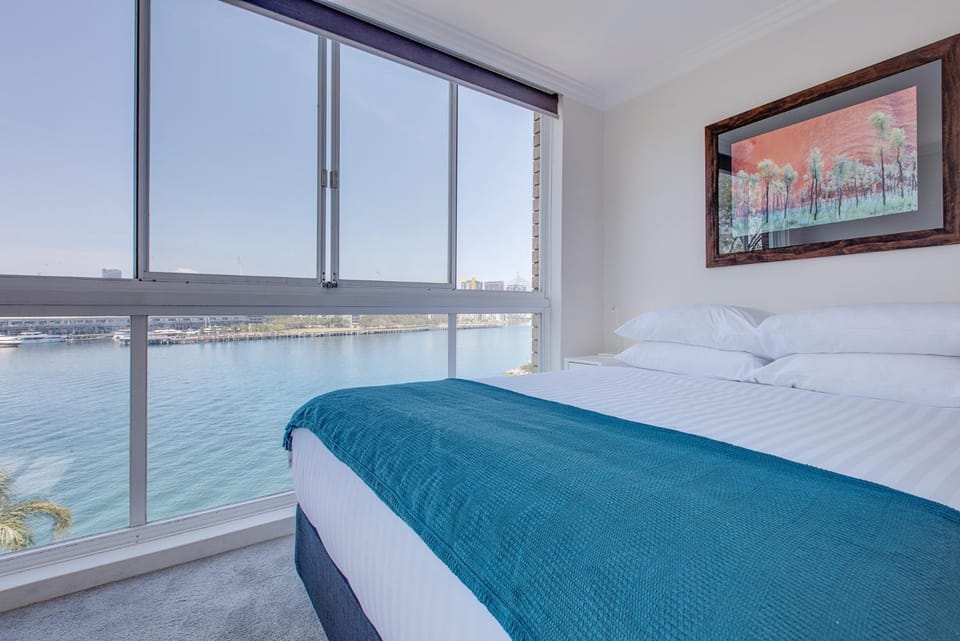 Wake up to Sydney Harbour Apartment in Sydney