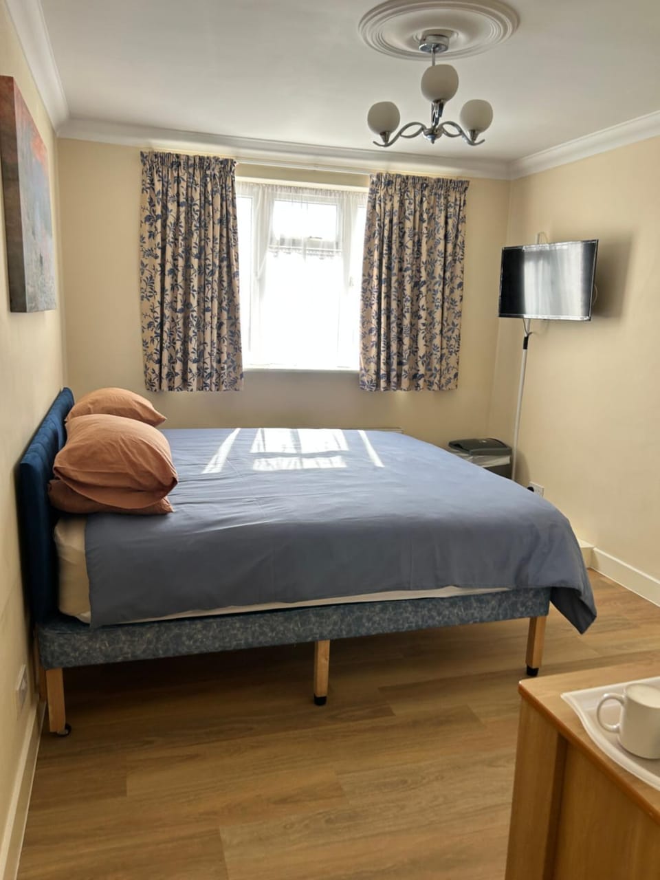 Montrose Guest House Bed and Breakfast in Romford