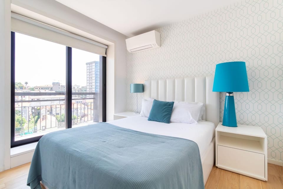 Trindade Cozy Flat with AC by LovelyStay Apartment in Porto