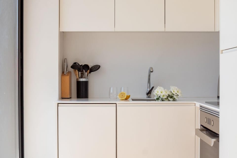 Trindade Cozy Flat with AC by LovelyStay Apartment in Porto