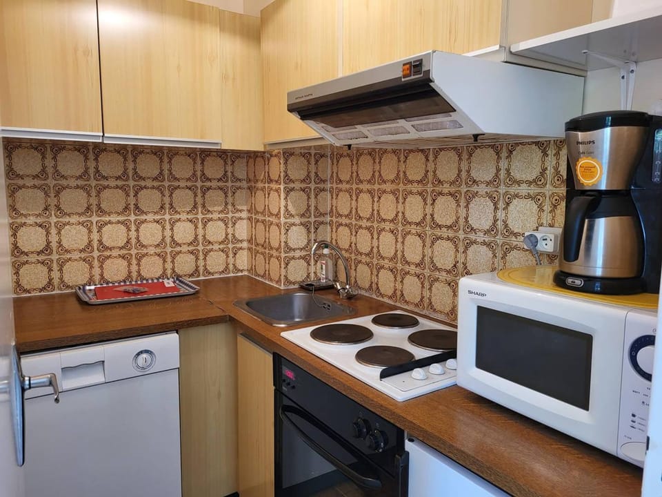 Appartement T2 au cœur de Cabourg avec balcon, parking & acceptant animaux - FR-1-465-16 Apartment in Cabourg