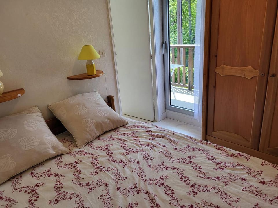 Appartement T2 au cœur de Cabourg avec balcon, parking & acceptant animaux - FR-1-465-16 Apartment in Cabourg