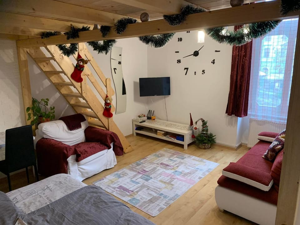 Property building, TV and multimedia, Living room