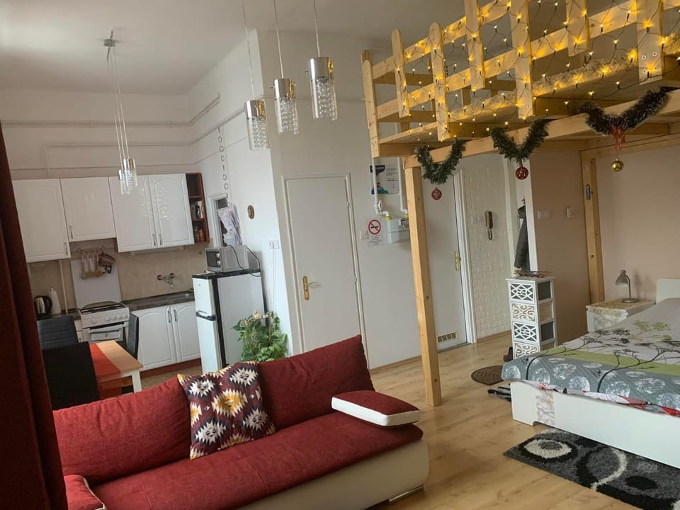 Restaurant/places to eat, Communal lounge/ TV room, Kitchen or kitchenette, kitchen