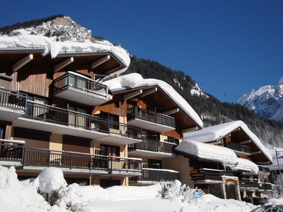 Studio rénové avec grande terrasse ensoleillée - FR-1-464-2 Apartment in Pralognan-la-Vanoise