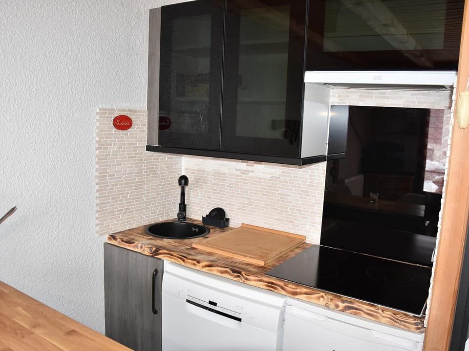 Studio rénové avec grande terrasse ensoleillée - FR-1-464-2 Apartment in Pralognan-la-Vanoise