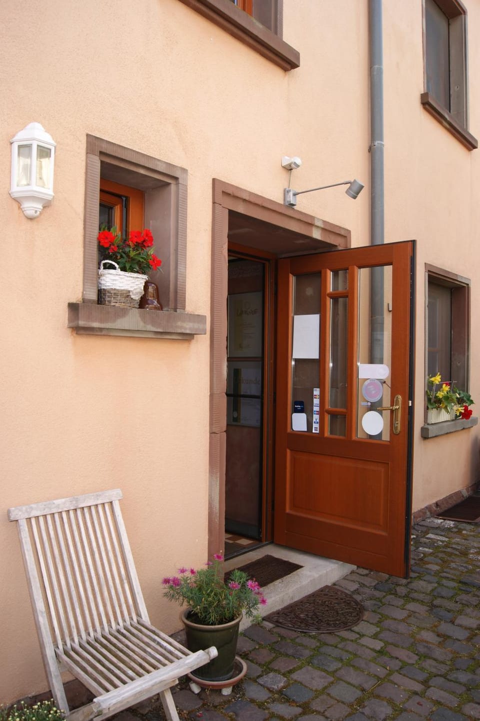 Facade/entrance