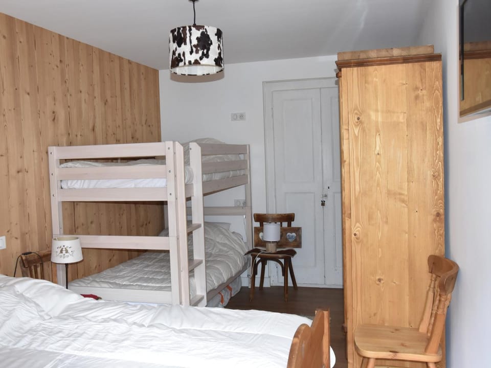 Appartement cosy 3 pièces - 6 personnes, balcon, centre, proche commerces et téléphérique - FR-1-464-12 Apartment in Pralognan-la-Vanoise