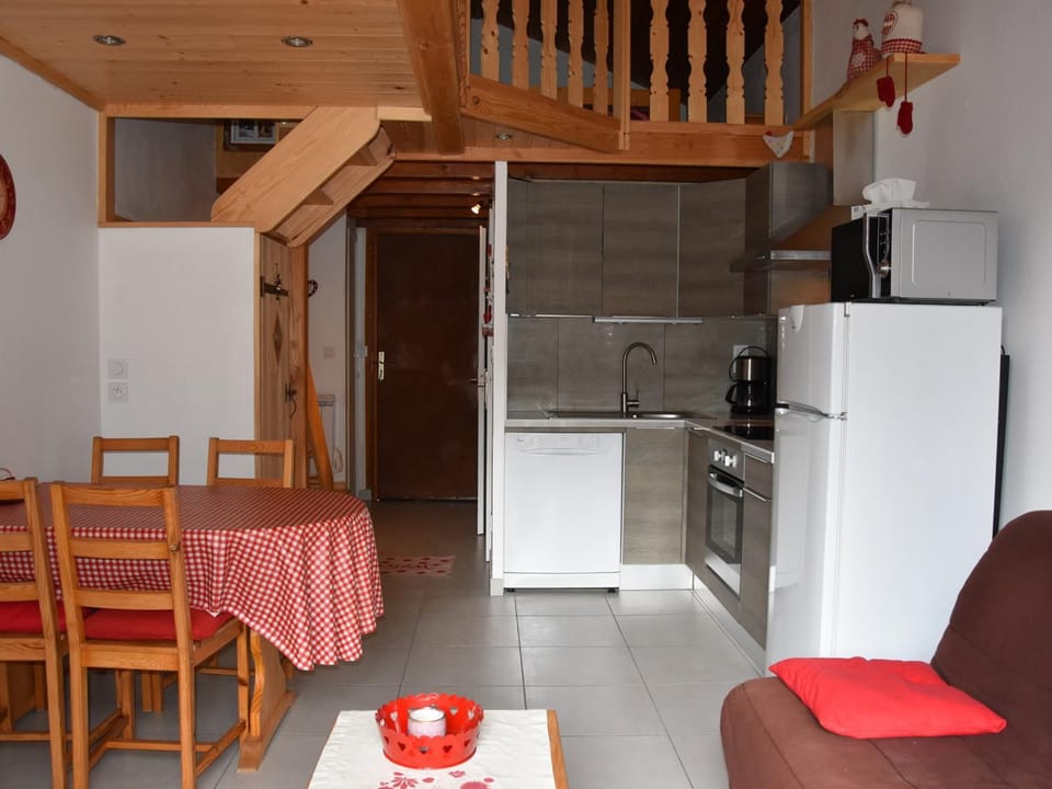 Studio mezzanine à Champagny, 4 pers, balcon sud - FR-1-464-17 Apartment in Champagny-en-Vanoise