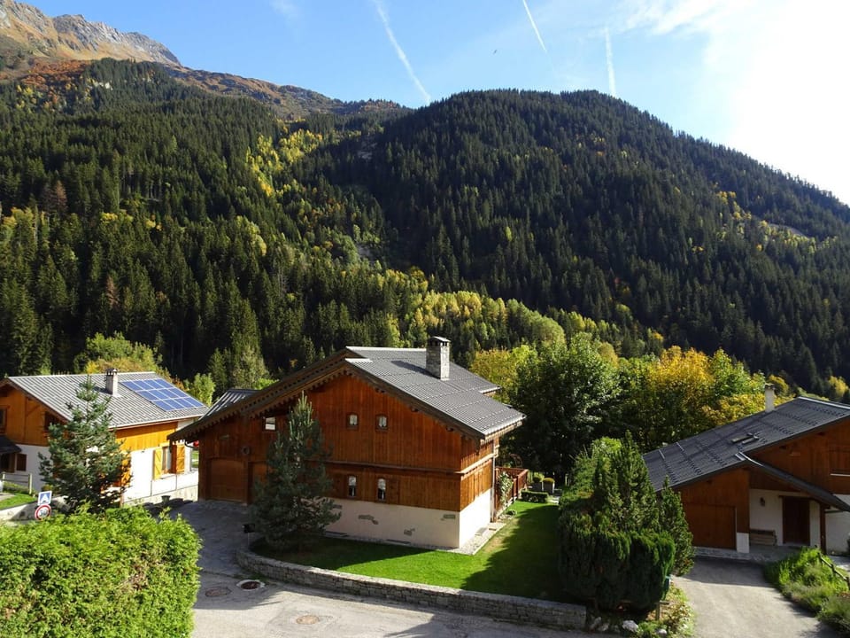 Triplex confortable 12 pers, terrasse, garage, Champagny-en-Vanoise - FR-1-464-19 Apartment in Champagny-en-Vanoise
