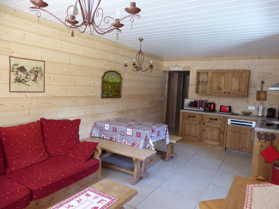 Chalet avec terrasse et parking privé, proche téléphérique - FR-1-464-29 Apartment in Pralognan-la-Vanoise