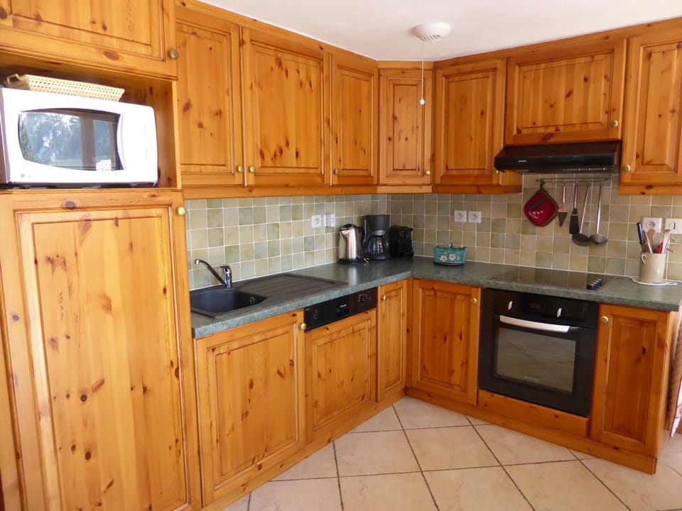 Duplex 4 pièces, balcon sud, garage, 6 pers - FR-1-464-36 Apartment in Pralognan-la-Vanoise