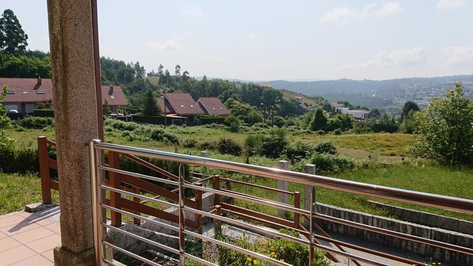 Casa Baixo O Castelo House in Galicia