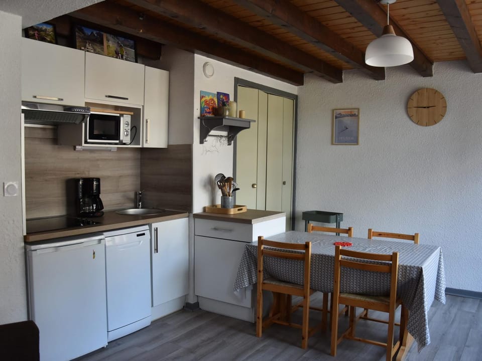 Duplex ensoleillé centre village avec balcon et parking privé - FR-1-464-86 Apartment in Pralognan-la-Vanoise