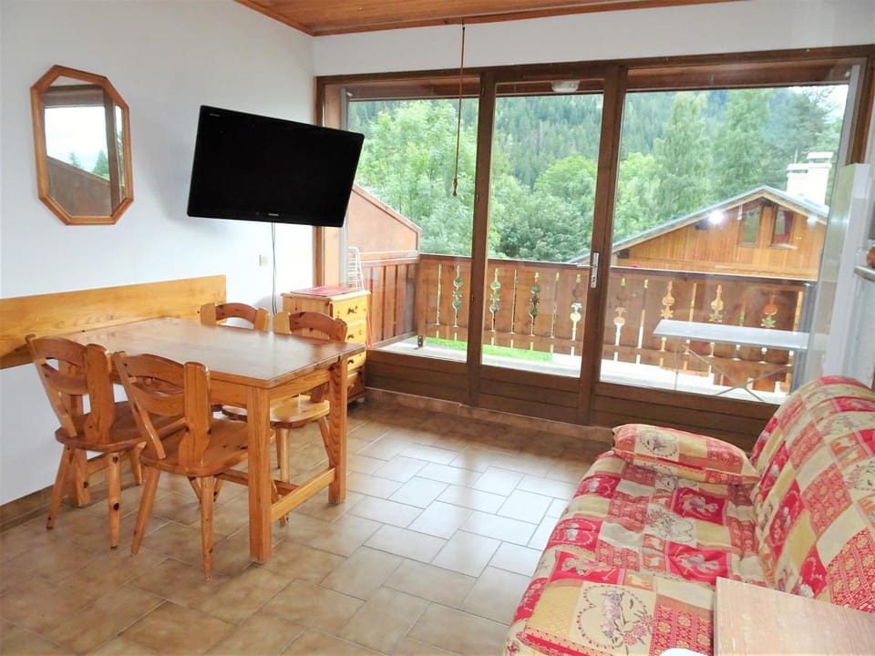 Studio ensoleillé, 4 pers, terrasse Apartment in Champagny-en-Vanoise