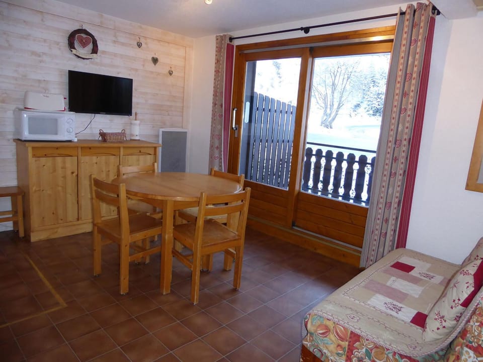 Confort familial près des pistes, calme en été, à Pralognan-la-Vanoise - FR-1-464-119 Apartment in Pralognan-la-Vanoise