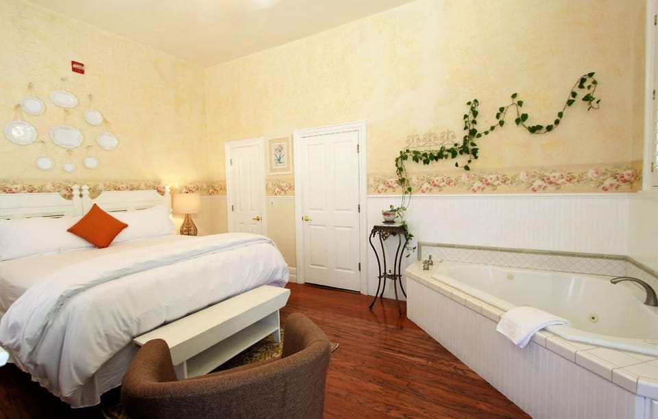 Bed, Bedroom