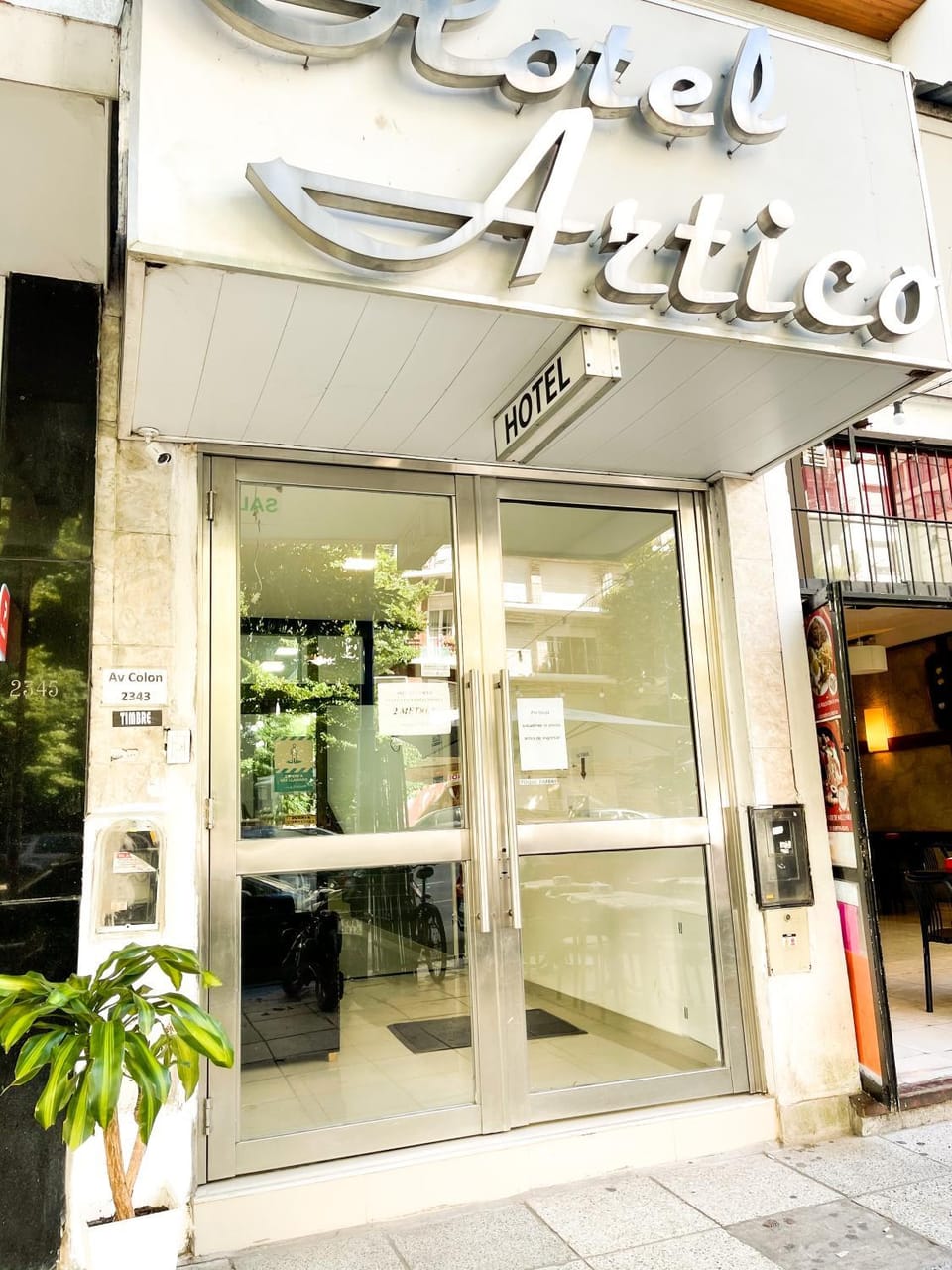 Facade/entrance