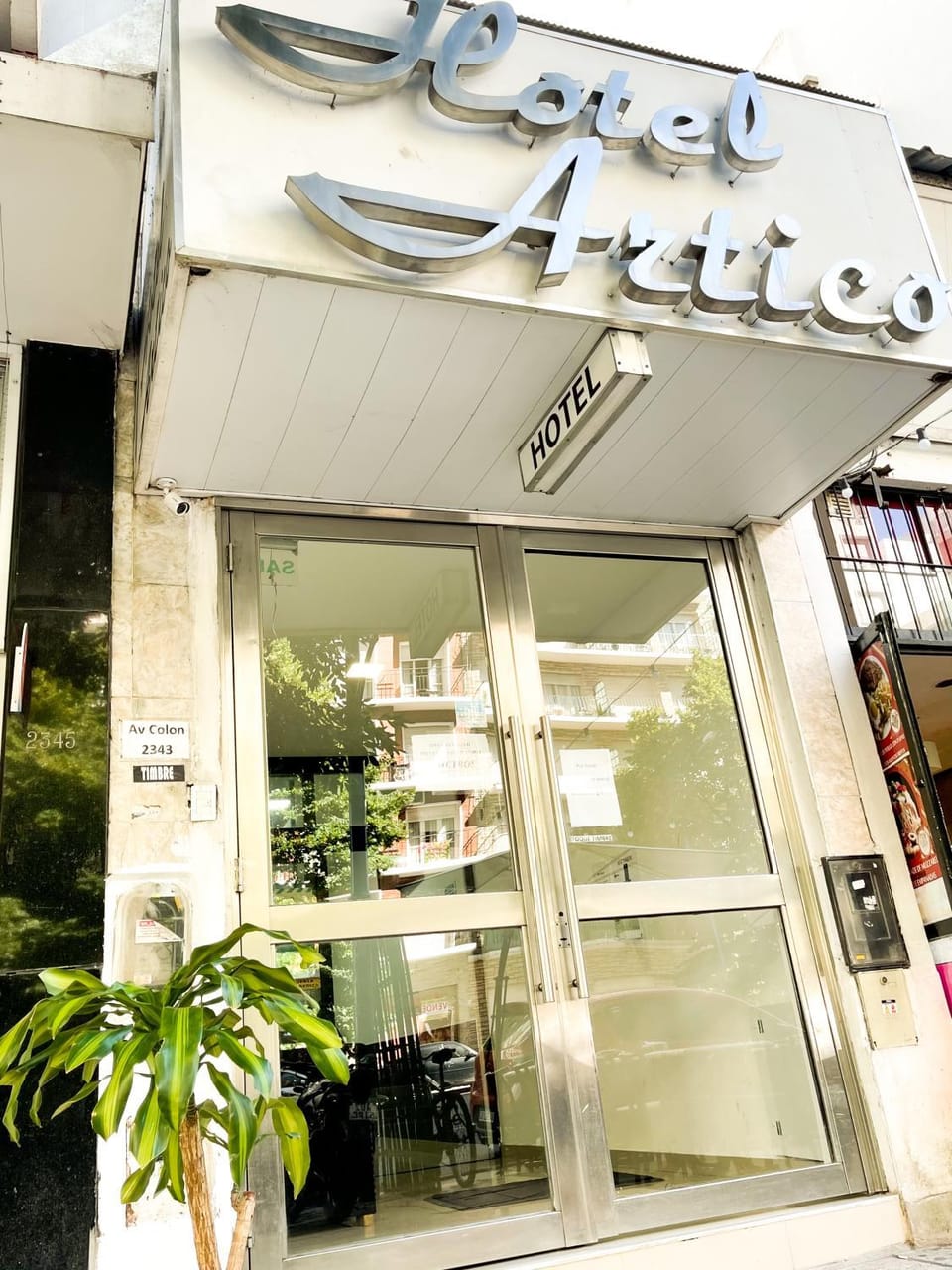 Facade/entrance