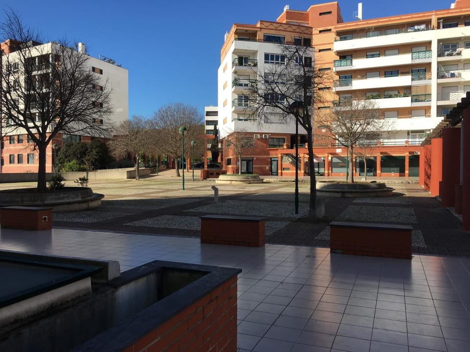 Garden view, Location