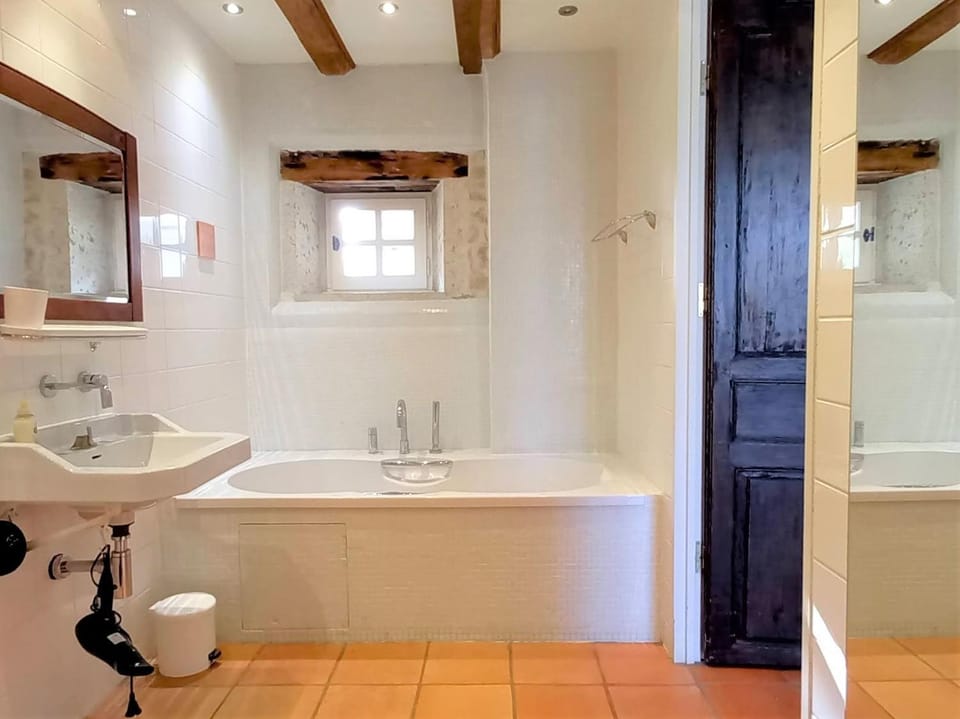 Bathroom, acessibility
