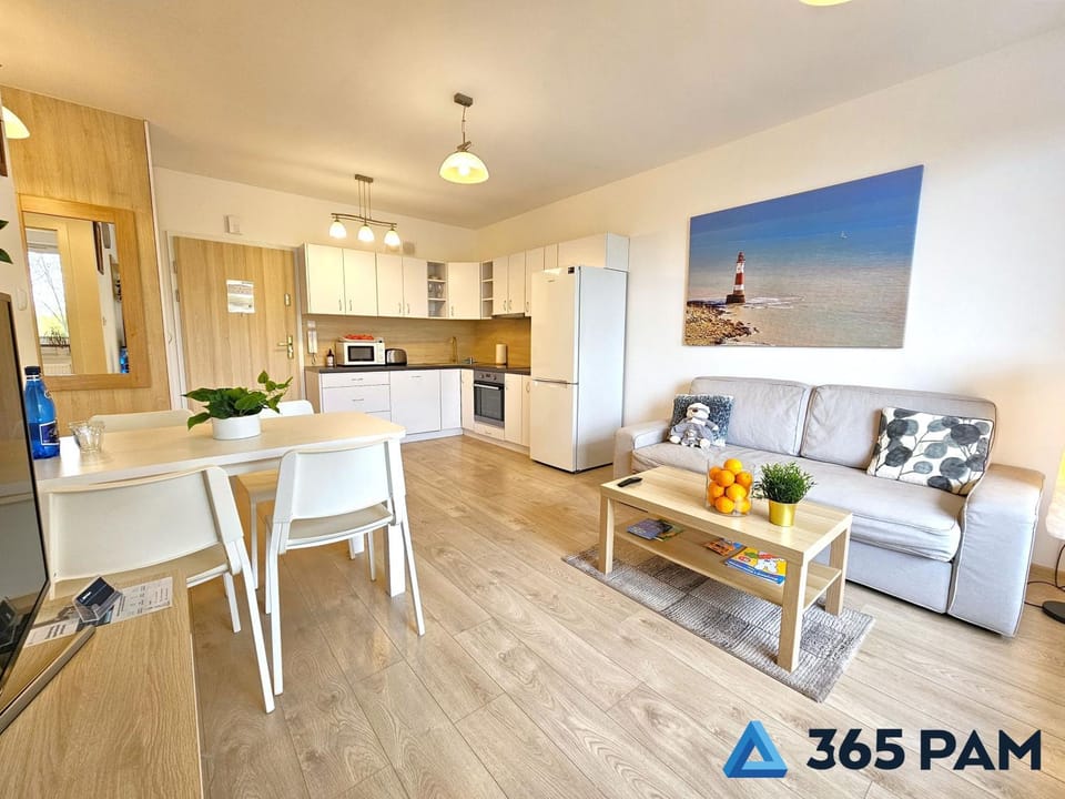 Kitchen or kitchenette, Living room, Seating area, Dining area, oven, stove