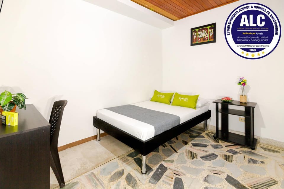 Bed, Photo of the whole room, Logo/Certificate/Sign, Bedroom