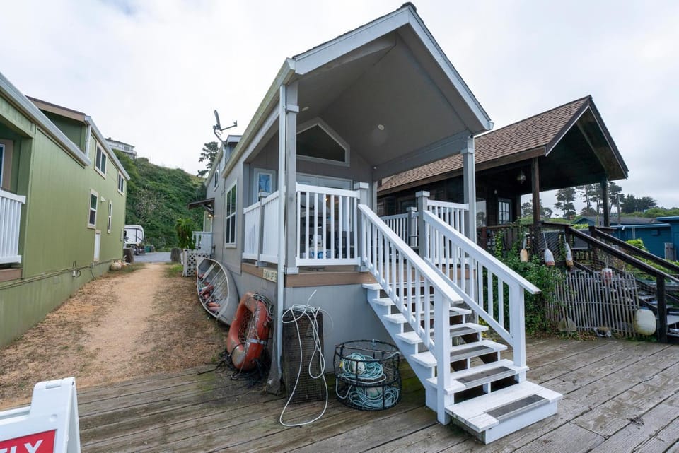 Emmanuel House in Fort Bragg