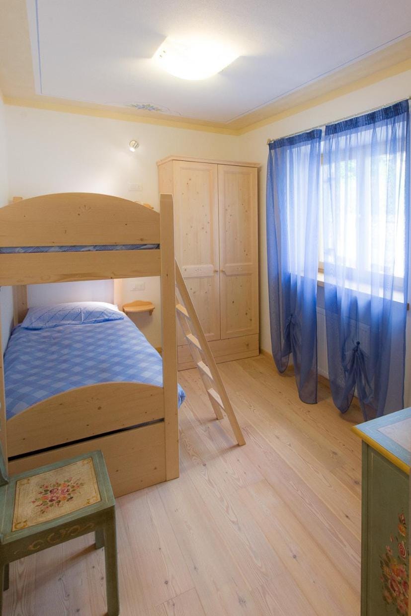 bunk bed