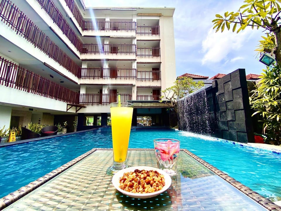 Property building, Swimming pool, Drinks