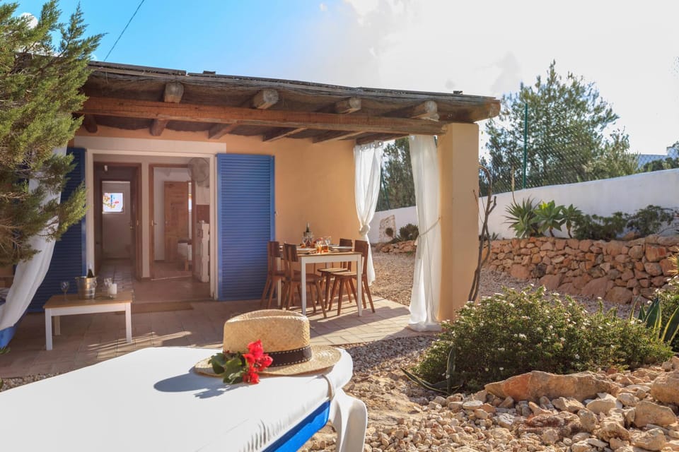 Patio, Facade/entrance