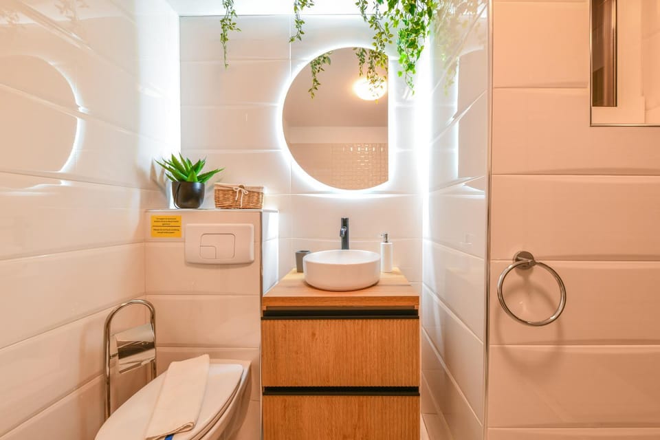 Toilet, Bathroom
